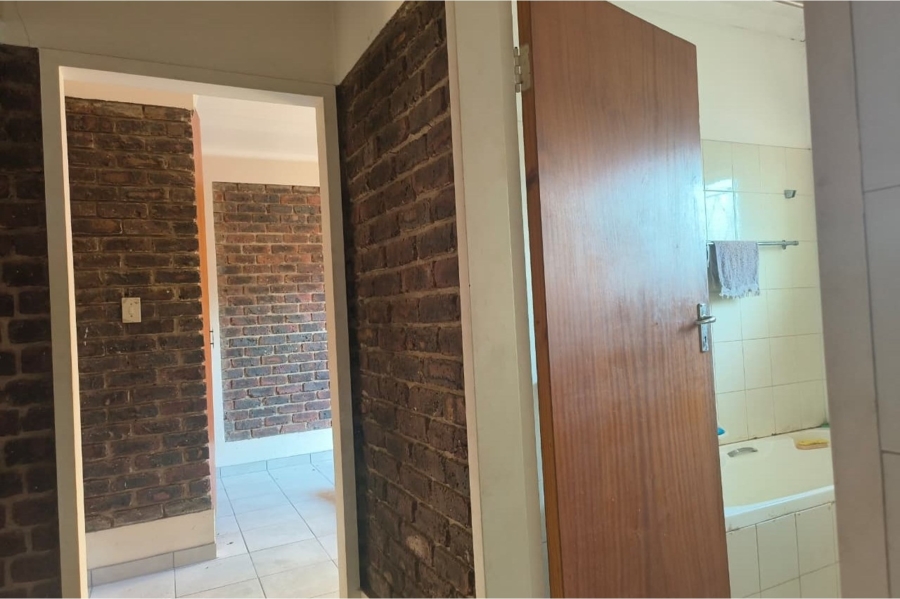 To Let 2 Bedroom Property for Rent in Oos Einde North West